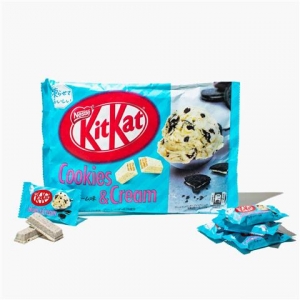 rbs48830f.jpg 48830 4902201177320 KITKAT COOKIES & CREAM OREO FLAVOR 128.7G